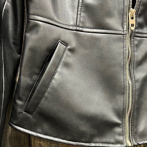 Zara Faux Leather Jacket M Black Full Zip Gold Hardware Short Length Peplum Boho - Picture 3 of 8